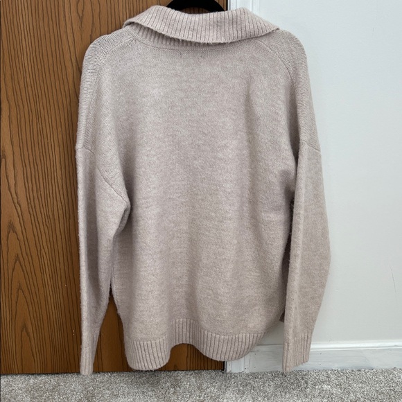 Wild Fable Women's Cream Sweater - Picture 2 of 3